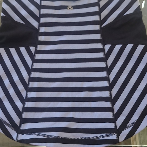 EUC Lululemon top - Picture 2 of 6